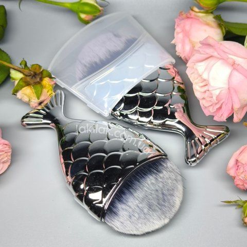 Щітка рибка від пилу для манікюру (срібна) brush_fish_6 фото