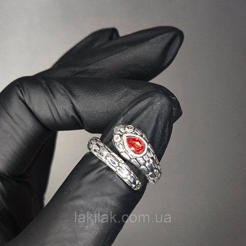 Каблучка-змія для фото нігтів (манікюру) №3 24х18мм з червоним камнем, колір срібло kilce_snake_03 фото