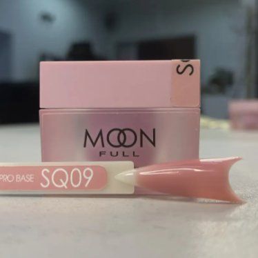 База для нігтів MOON FULL Nude Pro Base SQ09 30мл HEMA & TPO FREE moon_pro_base_sq09 фото